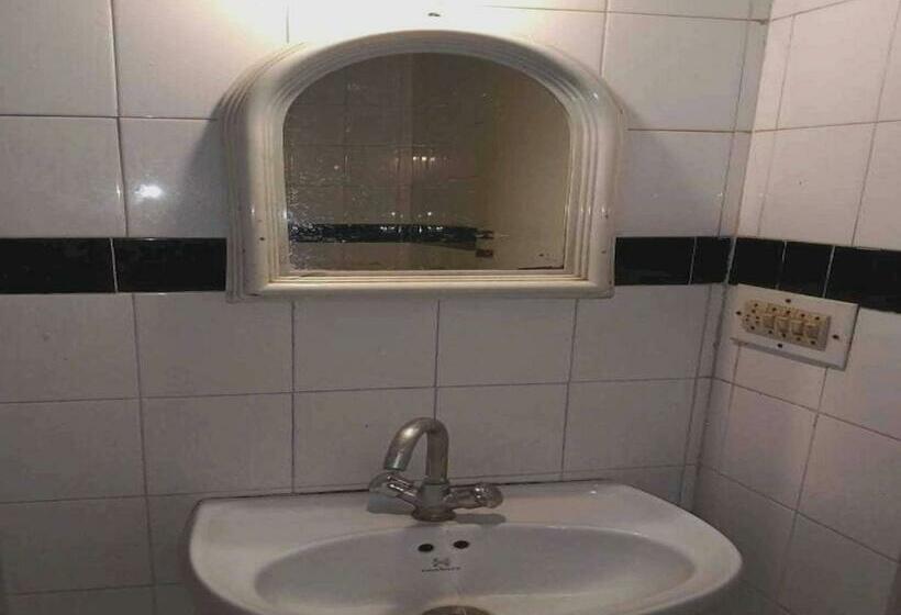 Трехместный Номер Классика, Oyo Hotel Shan