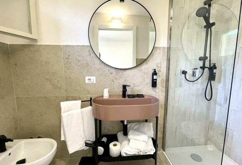 کلبه ییلاقی, Sopramare Resort