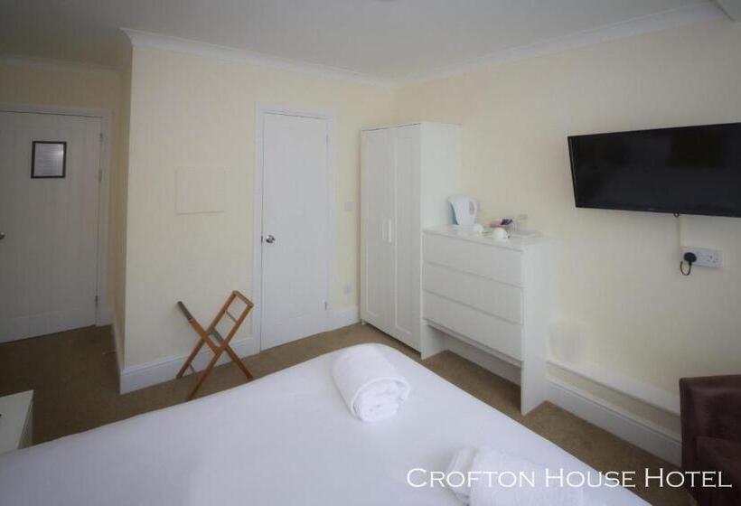 Номер Стандарт, Crofton House