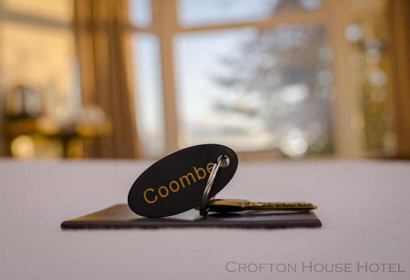 Люкс, Crofton House