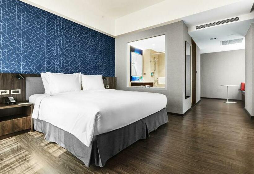 اتاق استاندارد با تخت بزرگ, Holiday Inn Express Kaohsiung Love River, An Ihg