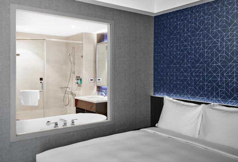 اتاق استاندارد با تخت بزرگ, Holiday Inn Express Kaohsiung Love River, An Ihg