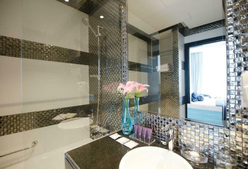 اتاق کلاب, Signature 1 Hotel Tecom