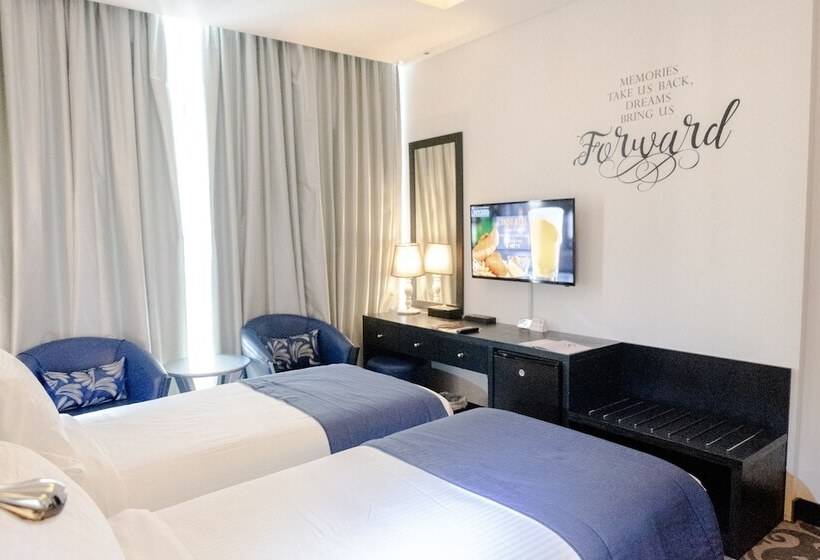 Номер Клуб, Signature 1 Hotel Tecom