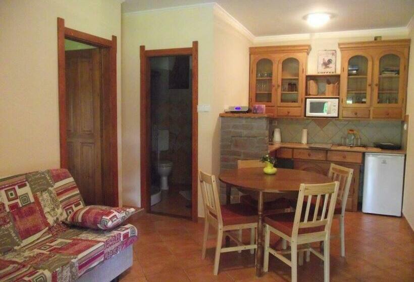 Апартаменты 2 Спальни, Dinnyelaposi Vendégház