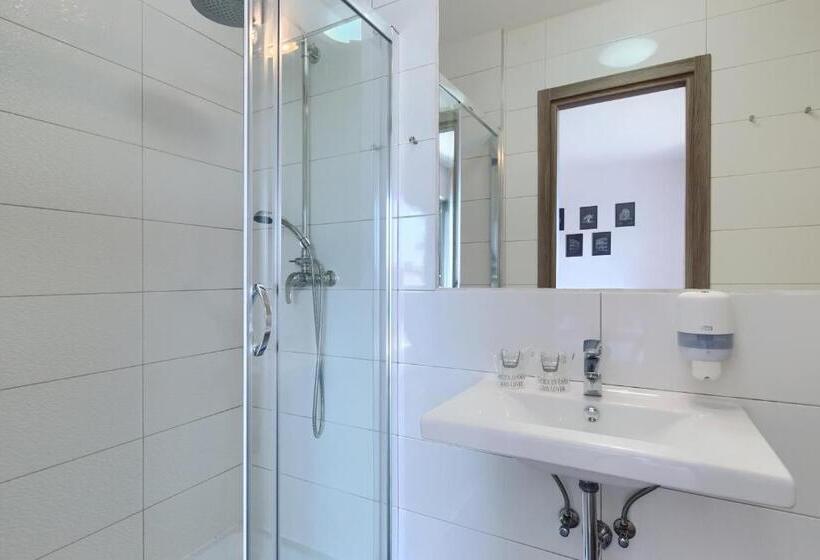 Номер Стандарт с Балконом, Pula City Center Accommodation With Free Parking