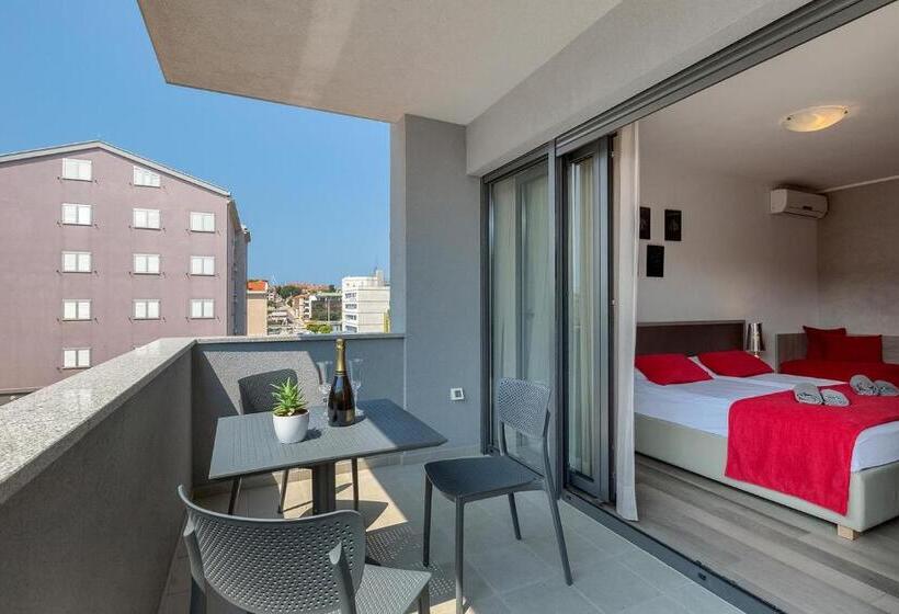 Номер Стандарт с Балконом, Pula City Center Accommodation With Free Parking