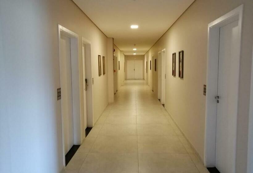 이코노미 룸, Residence Jaguary