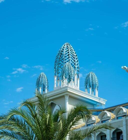 Трехместный Номер Стандарт Вид на Бассейн, Granada Luxury Belek   Family Kids Concept