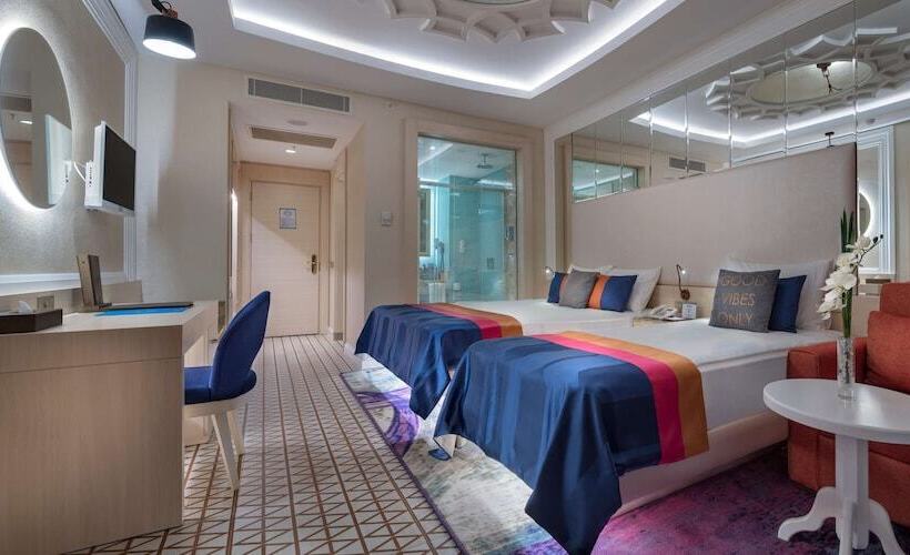 اتاق استاندارد با چشم‌انداز استخر, Granada Luxury Belek   Family Kids Concept