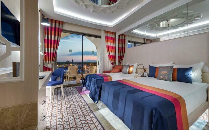 Номер Стандарт Вид на Бассейн, Granada Luxury Belek   Family Kids Concept