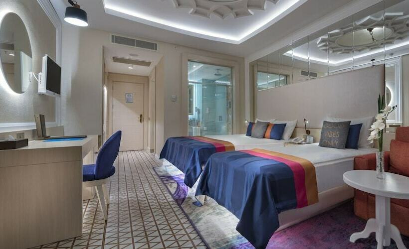 Habitación Estándar Vista Piscina, Granada Luxury Belek   Family Kids Concept