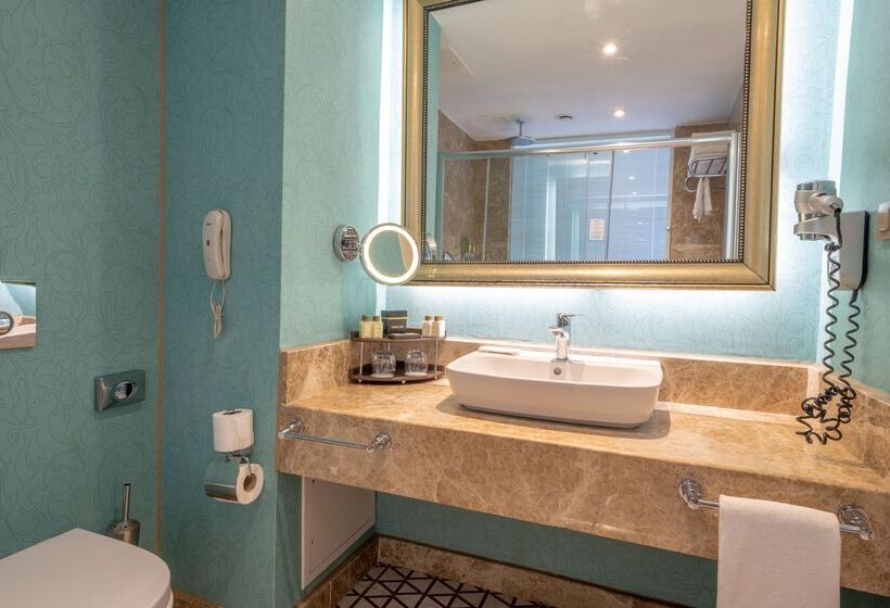 Habitación Estándar Vista Piscina, Granada Luxury Belek   Family Kids Concept
