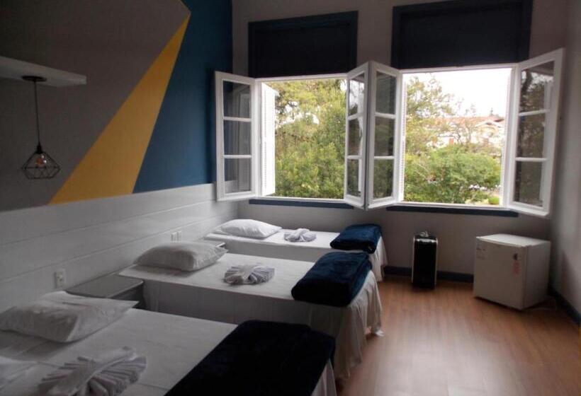 Четырехместный Номер Стандарт, Mova Hotel D Oeste   Localizado Em Frente A Praça Principal Da Cidade, Na área Central   Pé Na Praça
