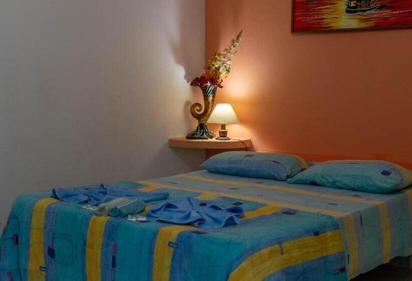 Quarto Economy, Marina Clube De Pesca