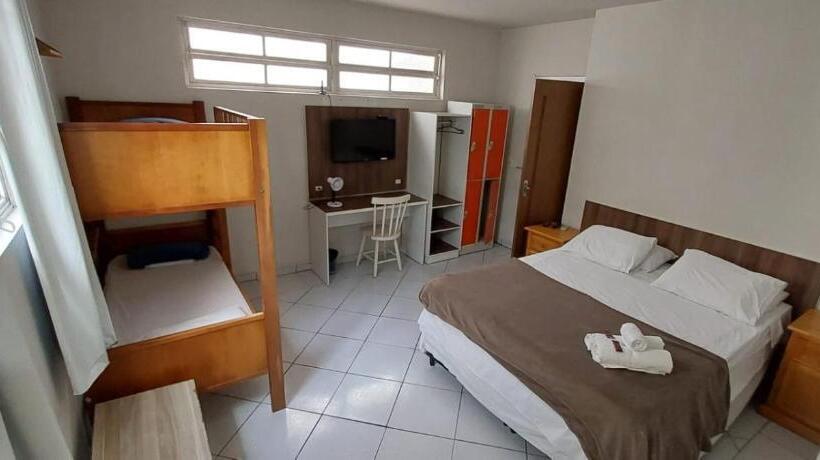 スイート, Floripa Hostel