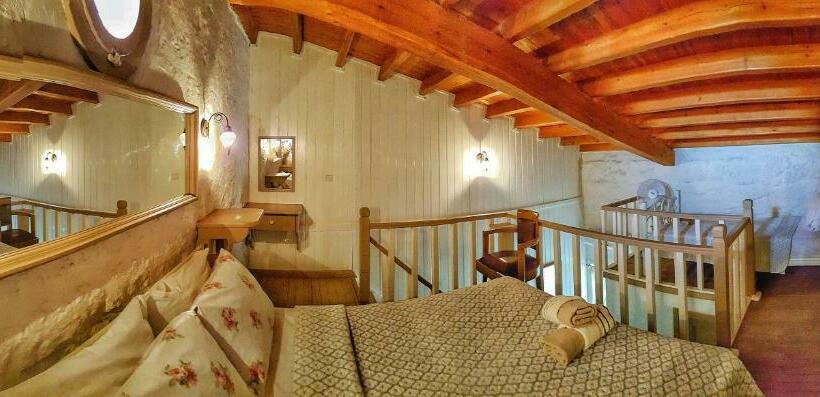 Quarto Quádruplo Deluxe, Lilyum Alaçatı   Taş Ev