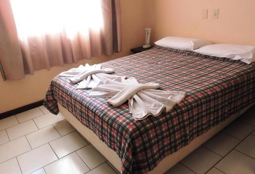 اتاق استاندارد چهار تخته, Bombinhas Palace