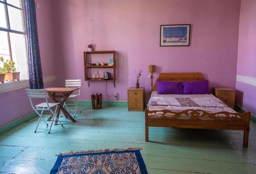 اتاق لوکس, Lotus Garden Hostel Izmir