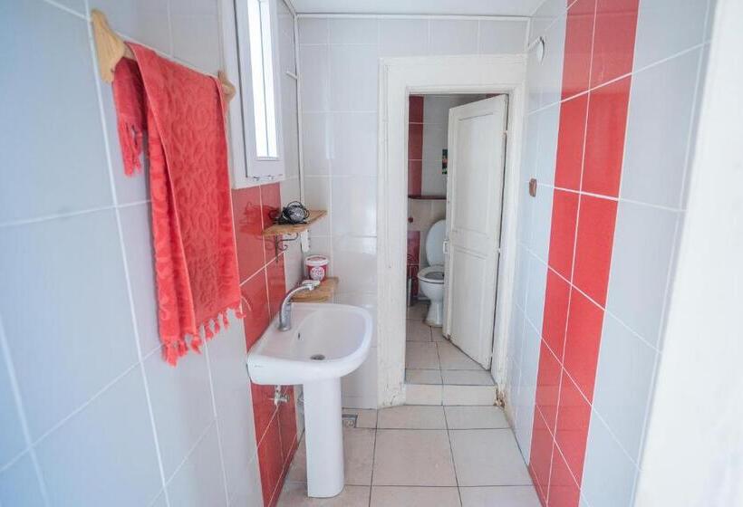 اتاق استاندارد با چشم‌انداز باغ, Lotus Garden Hostel Izmir