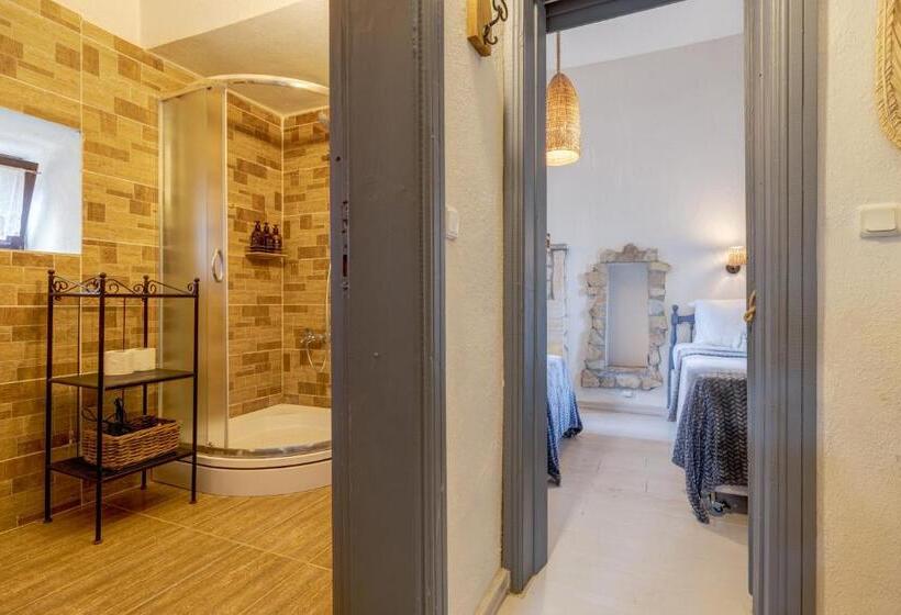 اتاق خانوادگی, Aral Tatil Ciftligi