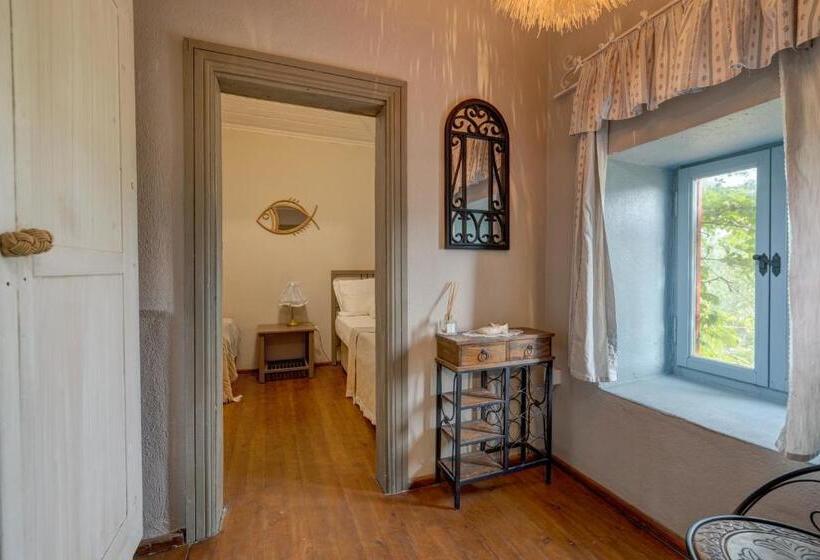 اتاق خانوادگی, Aral Tatil Ciftligi