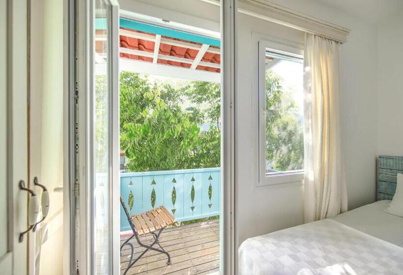 Номер Стандарт Трехместный, Kefi Beach & Suites