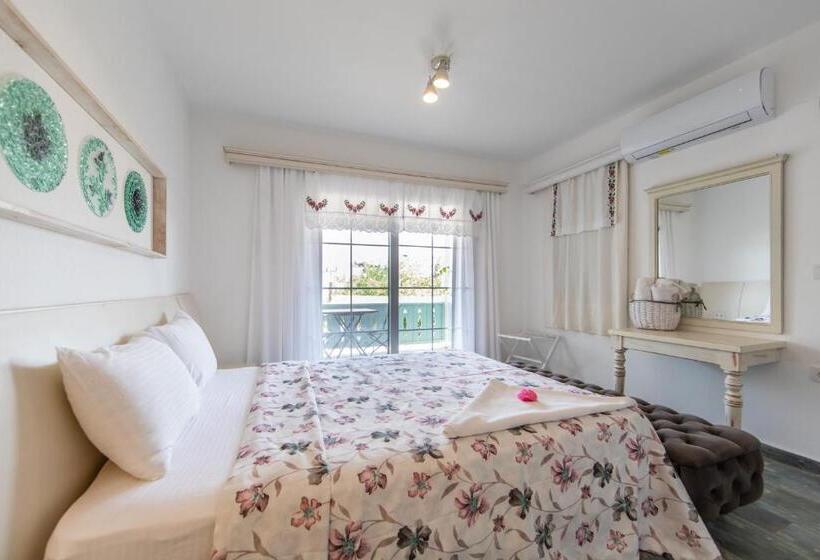 Люкс Superior Вид на Море, Kefi Beach & Suites