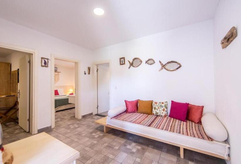 Семейный Номер Совместный Санузел, Kefi Beach & Suites
