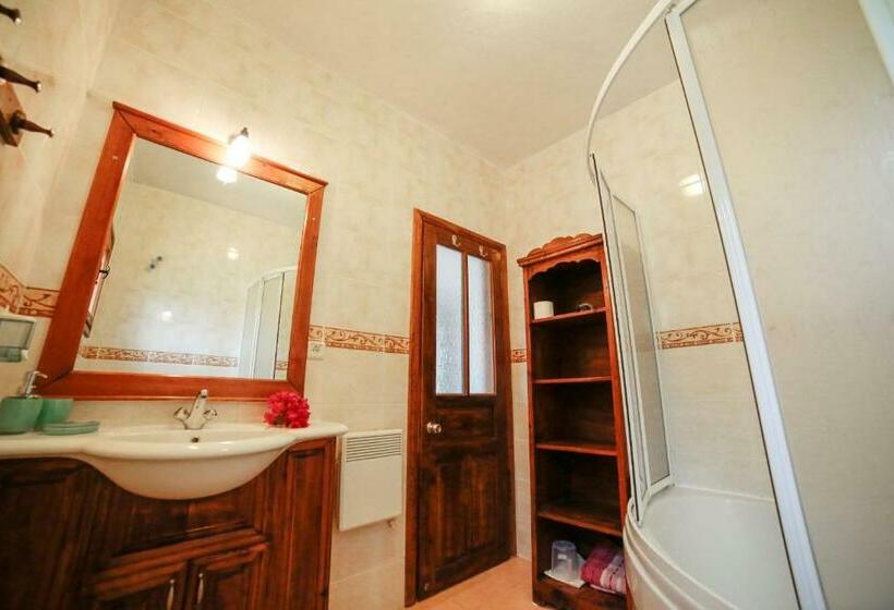 ویلای 3 خوابه, Kleo Cottages