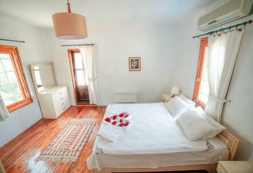 ویلای 3 خوابه, Kleo Cottages