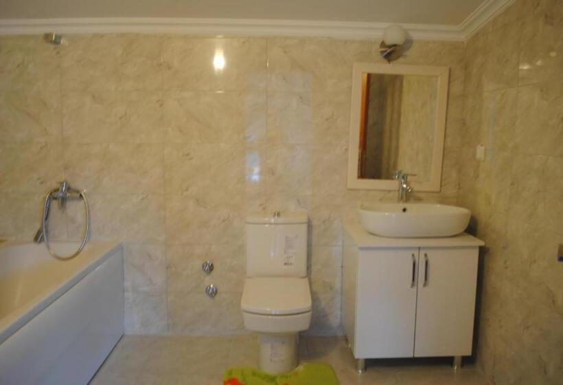 ویلای 4 خوابه, Kleo Cottages