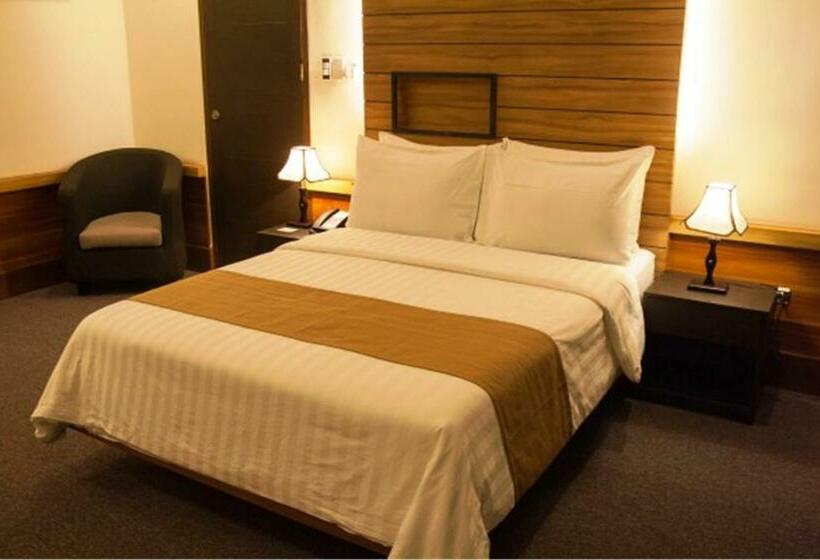 Номер Deluxe, Grand Sierra Pines Baguio