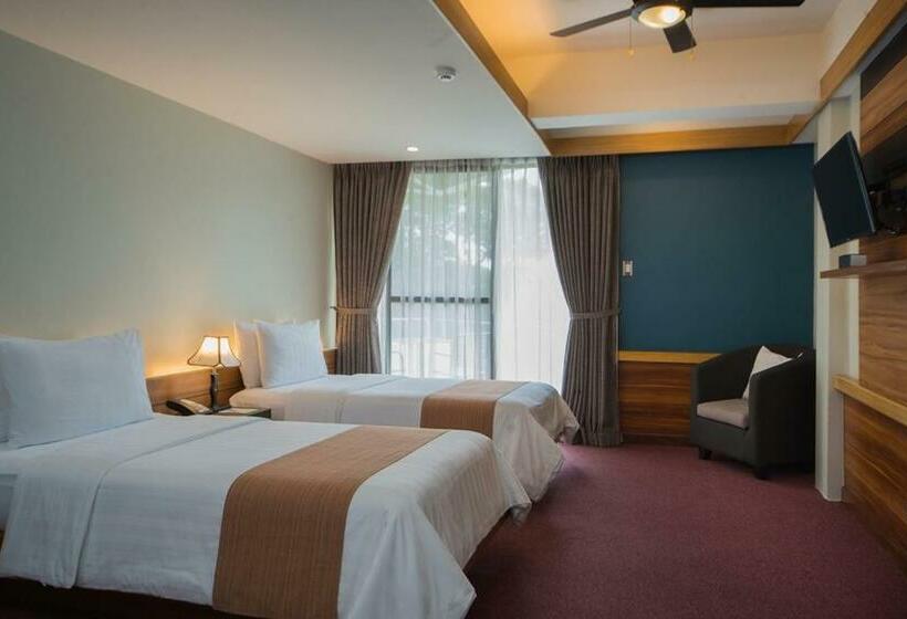 Номер Superior, Grand Sierra Pines Baguio