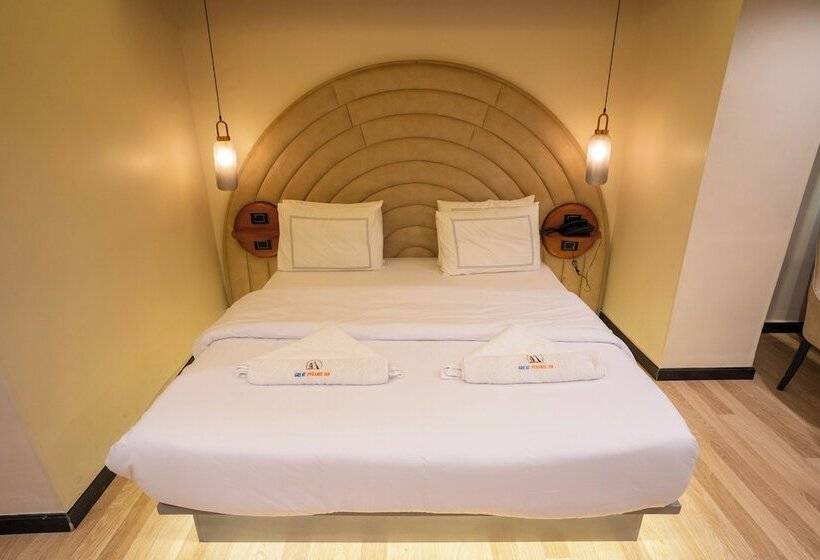 اتاق استاندارد با چشم‌انداز, Great Pyramid Inn