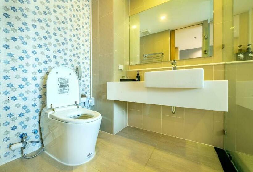 اتاق لوکس با چشم‌انداز استخر, Plaai Prime Hotel Rayong Sha Extra Plus