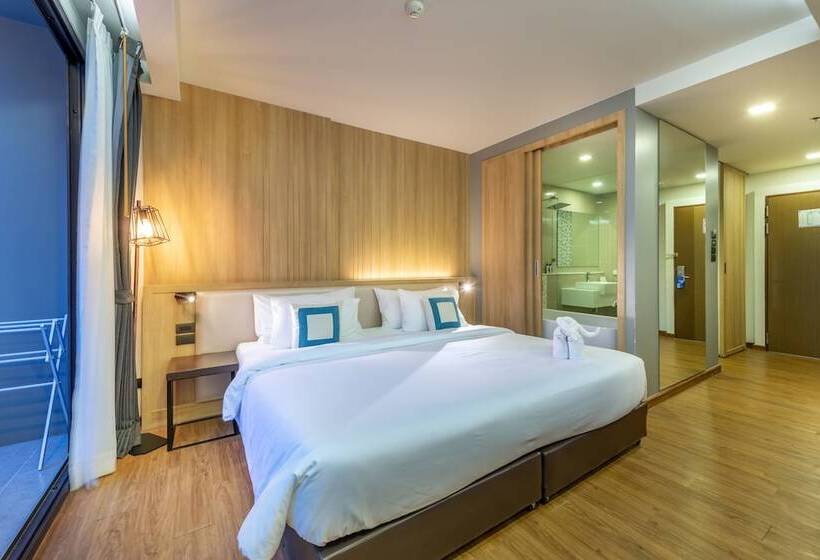 اتاق لوکس با چشم‌انداز استخر, Plaai Prime Hotel Rayong Sha Extra Plus