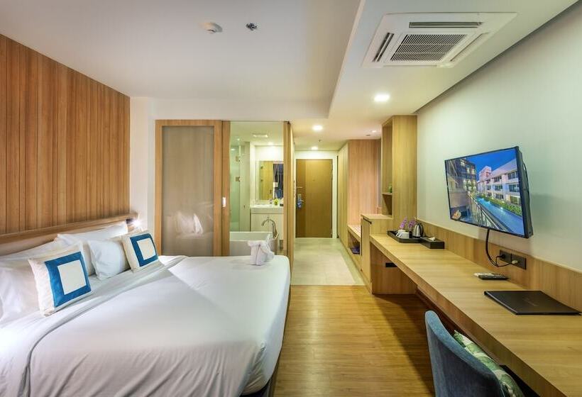 استودیو استاندارد با چشم‌انداز استخر, Plaai Prime Hotel Rayong Sha Extra Plus