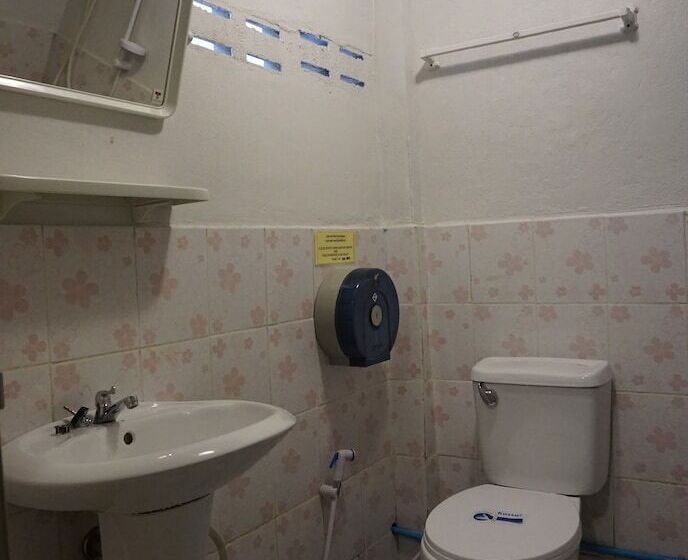 Номер Стандарт Трехместный, Ann Hostel