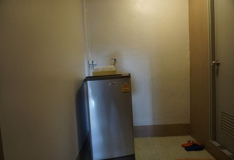 غرفة قياسية ثلاثية, Ann Hostel