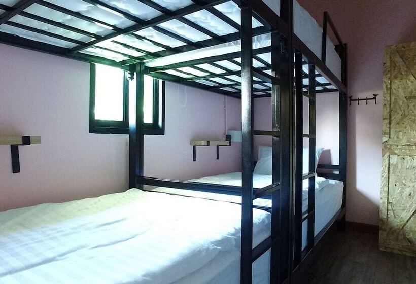공동 객실, Doolay Beachfront Hostel