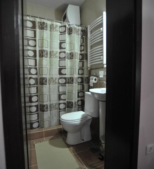 اتاق خانوادگی, Garni Hotel City