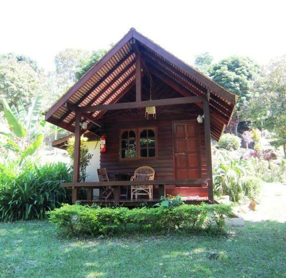 스탠다드 방갈로, Phanom Bencha Mountain Resort