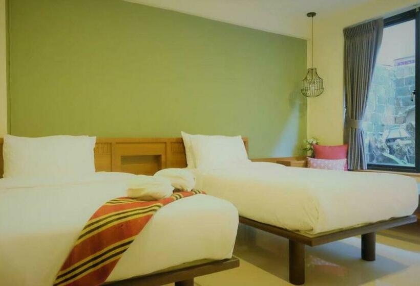 غرفة قياسية مطلّة علي الحديقة, Ploy Resort