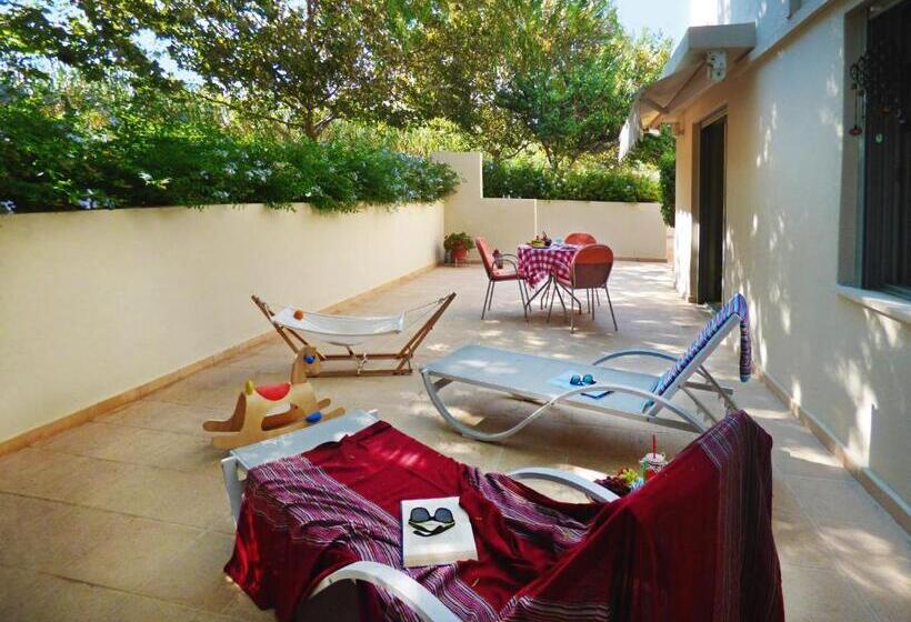 Семейные Апартаменты, Nereids Apartments