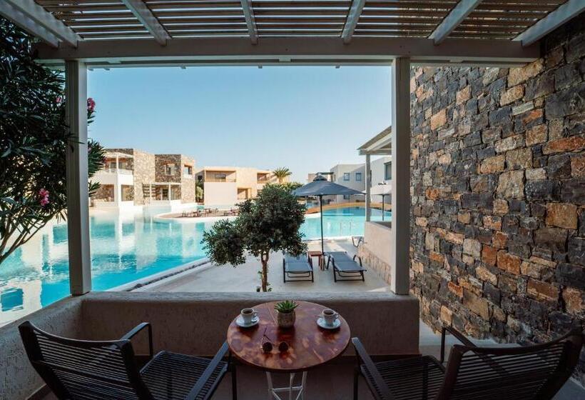 Номер Superior Вид на Бассейн, Ostria Resort & Spa