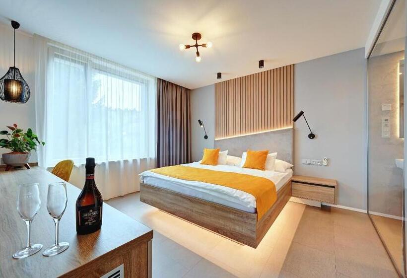 سوئیت با وان آب گرم, Wellness Hotel Fénix