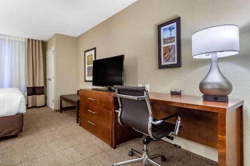 Люкс Кровать Кинг, Comfort Inn & Suites Sidney I 80