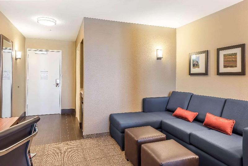 Люкс Кровать Кинг, Comfort Inn & Suites Sidney I 80