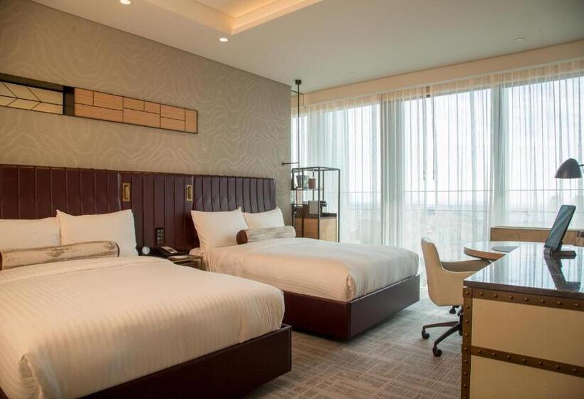 Standard Room, Fairmont Quasar Istanbul
